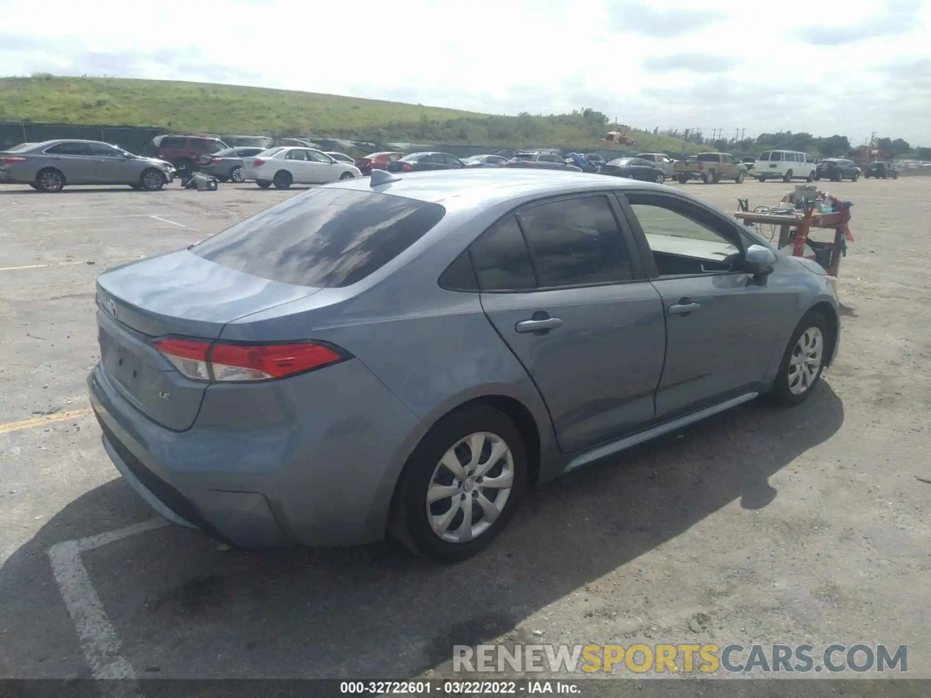 4 Photograph of a damaged car 5YFEPRAE9LP072793 TOYOTA COROLLA 2020