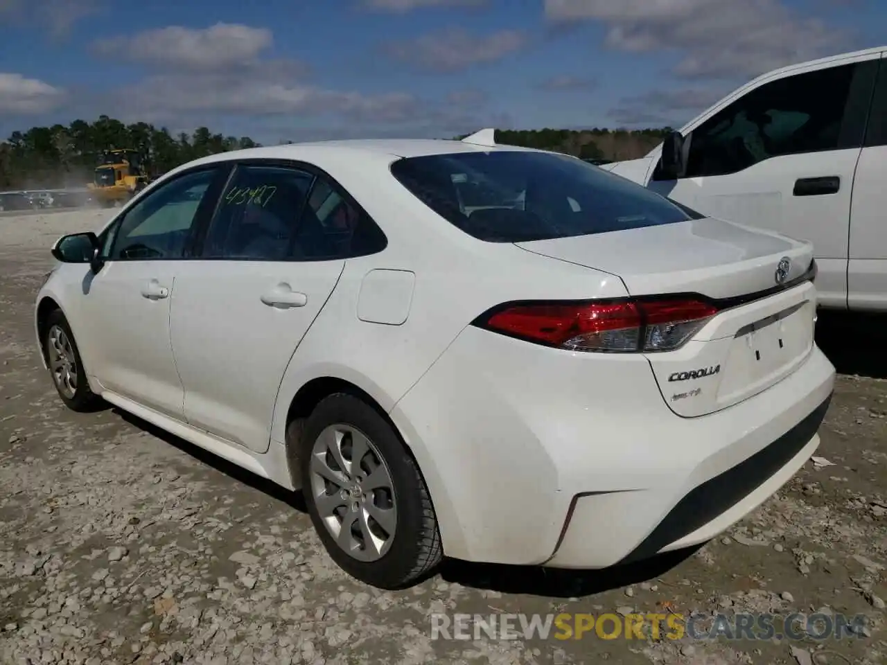 3 Photograph of a damaged car 5YFEPRAE9LP074186 TOYOTA COROLLA 2020