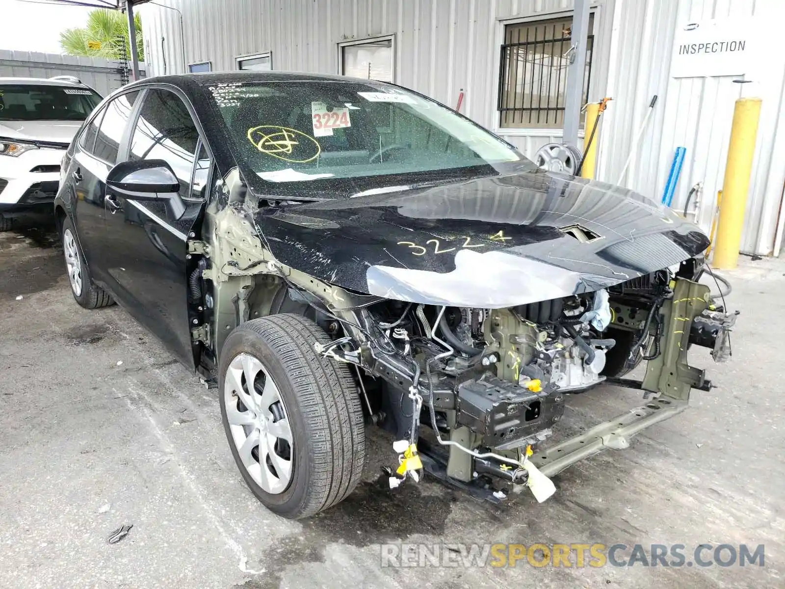 1 Фотография поврежденного автомобиля 5YFEPRAE9LP074687 TOYOTA COROLLA 2020