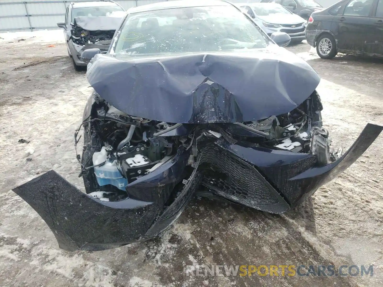 9 Photograph of a damaged car 5YFEPRAE9LP075855 TOYOTA COROLLA 2020