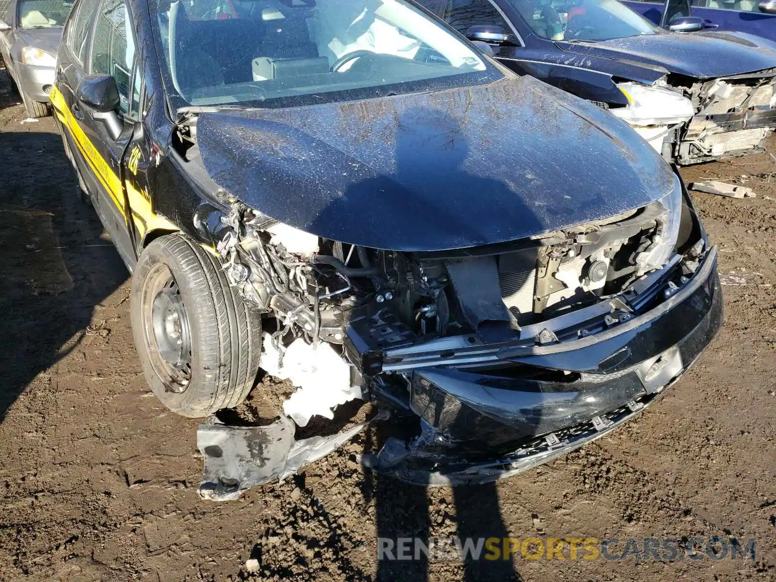 9 Photograph of a damaged car 5YFEPRAE9LP076178 TOYOTA COROLLA 2020