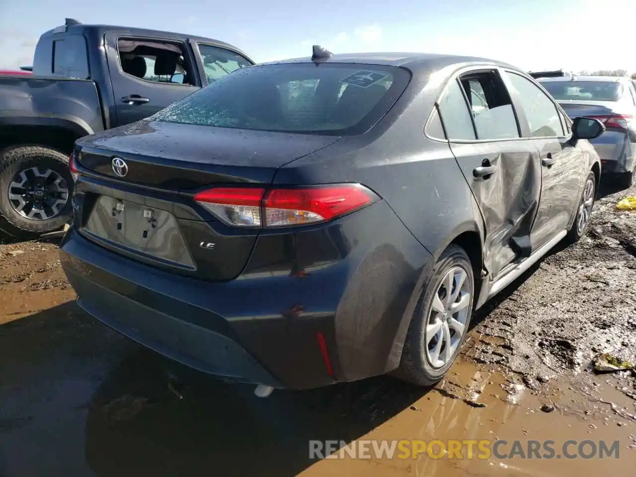 4 Photograph of a damaged car 5YFEPRAE9LP077010 TOYOTA COROLLA 2020