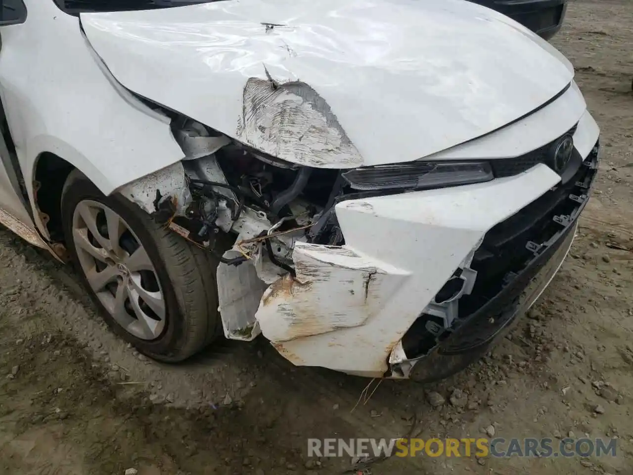 9 Photograph of a damaged car 5YFEPRAE9LP078397 TOYOTA COROLLA 2020