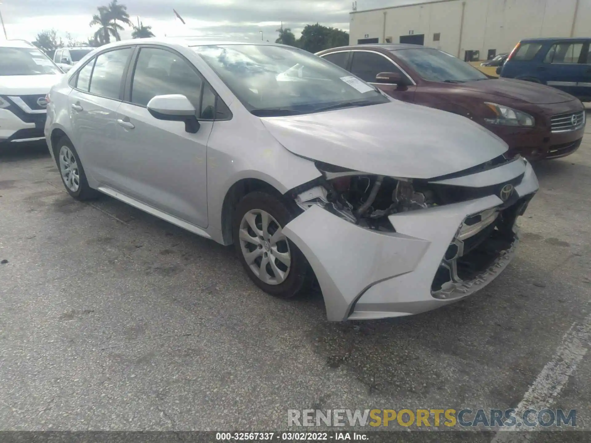 1 Photograph of a damaged car 5YFEPRAE9LP079341 TOYOTA COROLLA 2020