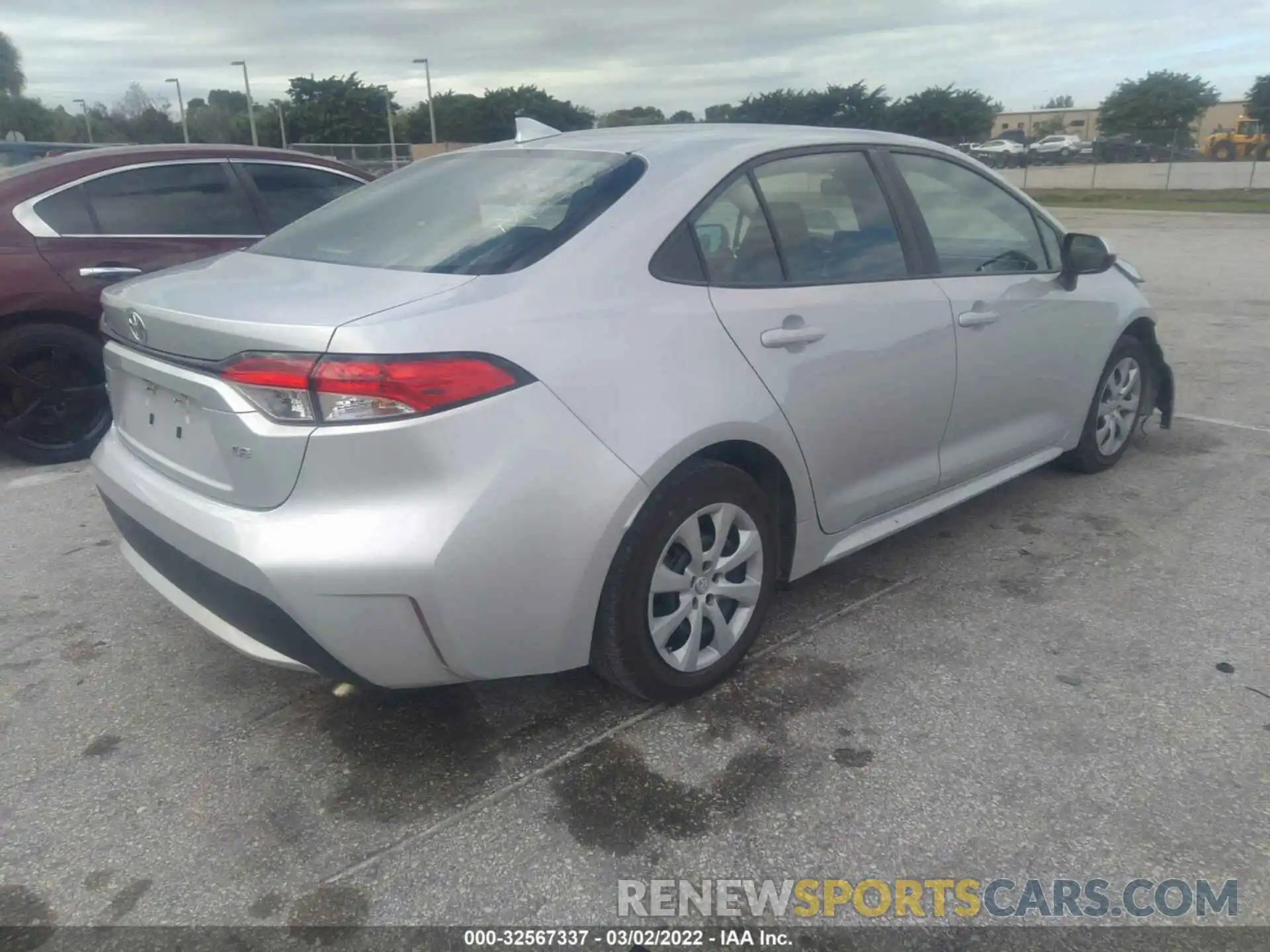 4 Photograph of a damaged car 5YFEPRAE9LP079341 TOYOTA COROLLA 2020