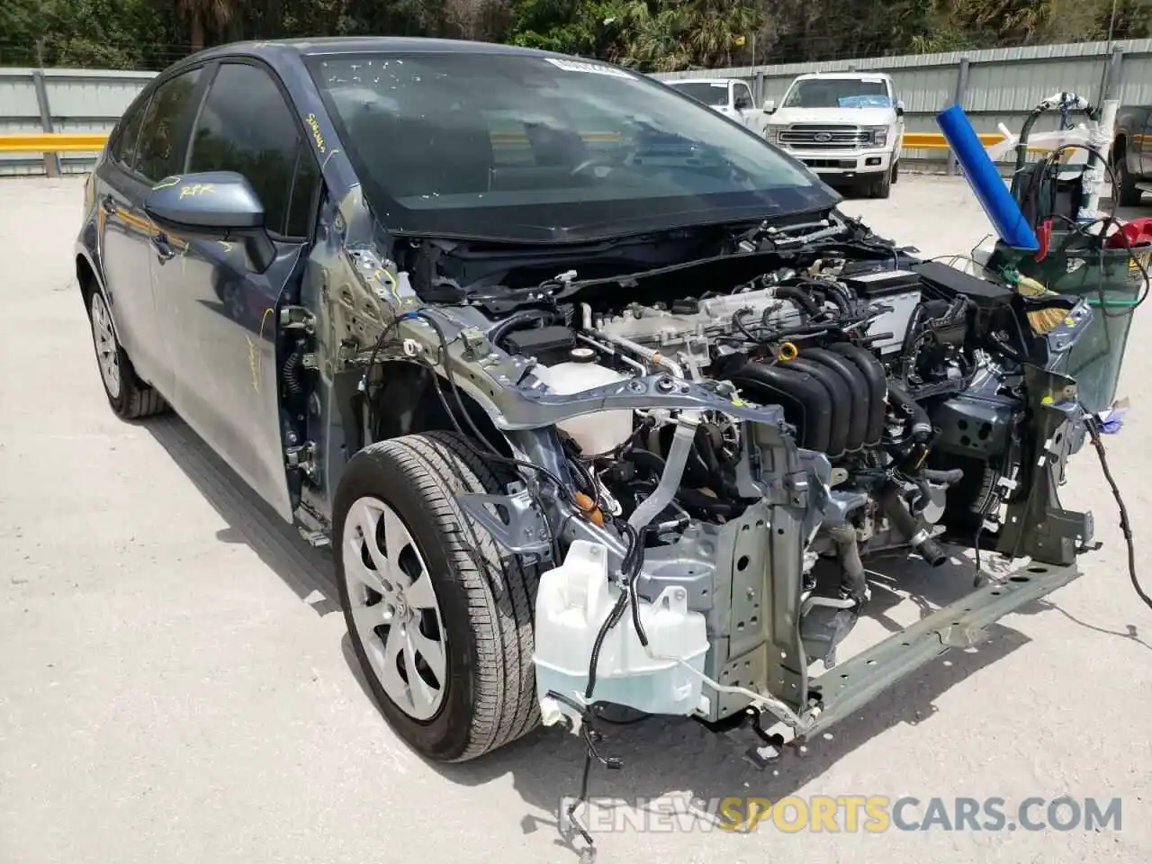 1 Photograph of a damaged car 5YFEPRAE9LP079436 TOYOTA COROLLA 2020