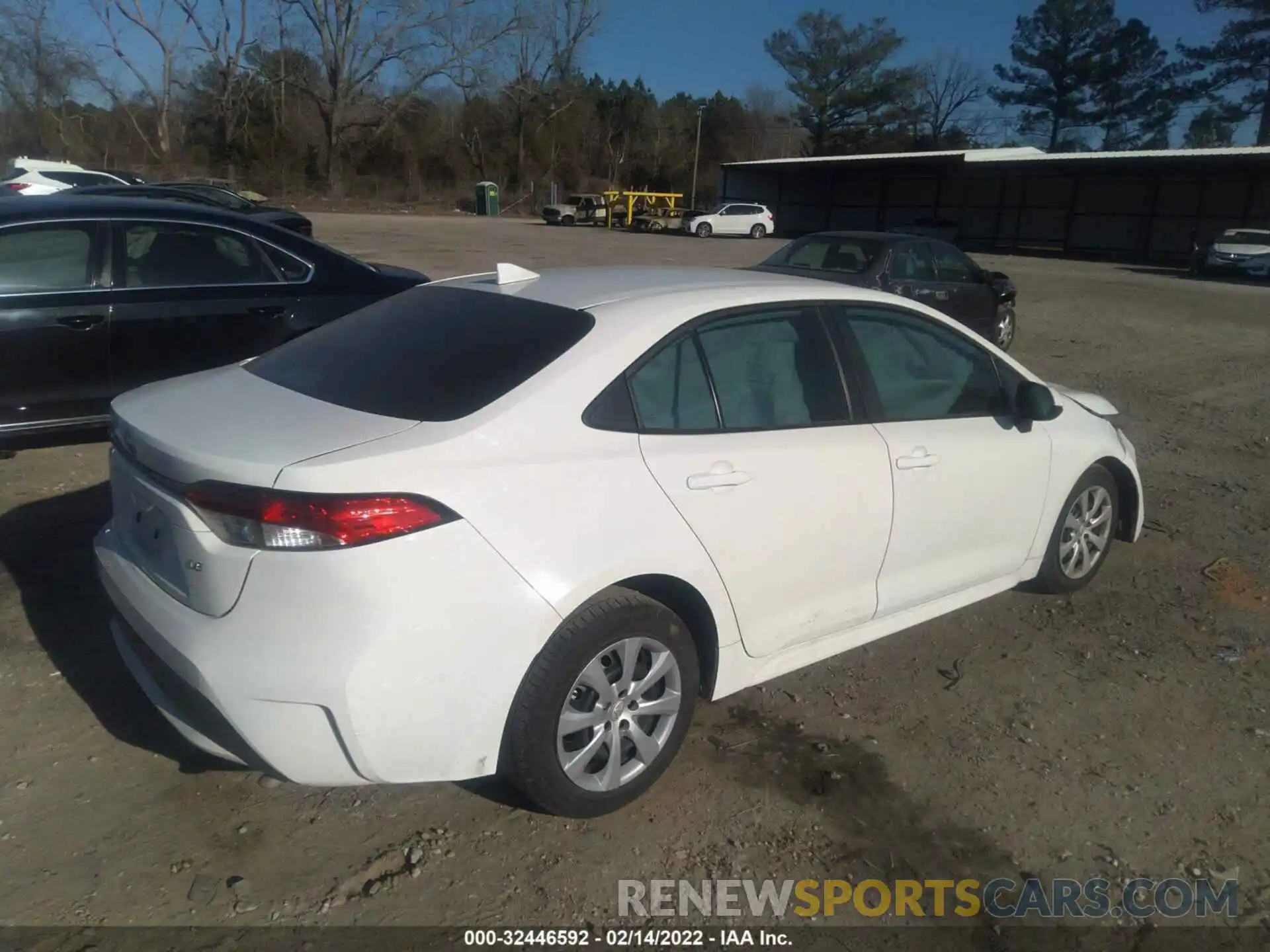 4 Photograph of a damaged car 5YFEPRAE9LP080005 TOYOTA COROLLA 2020