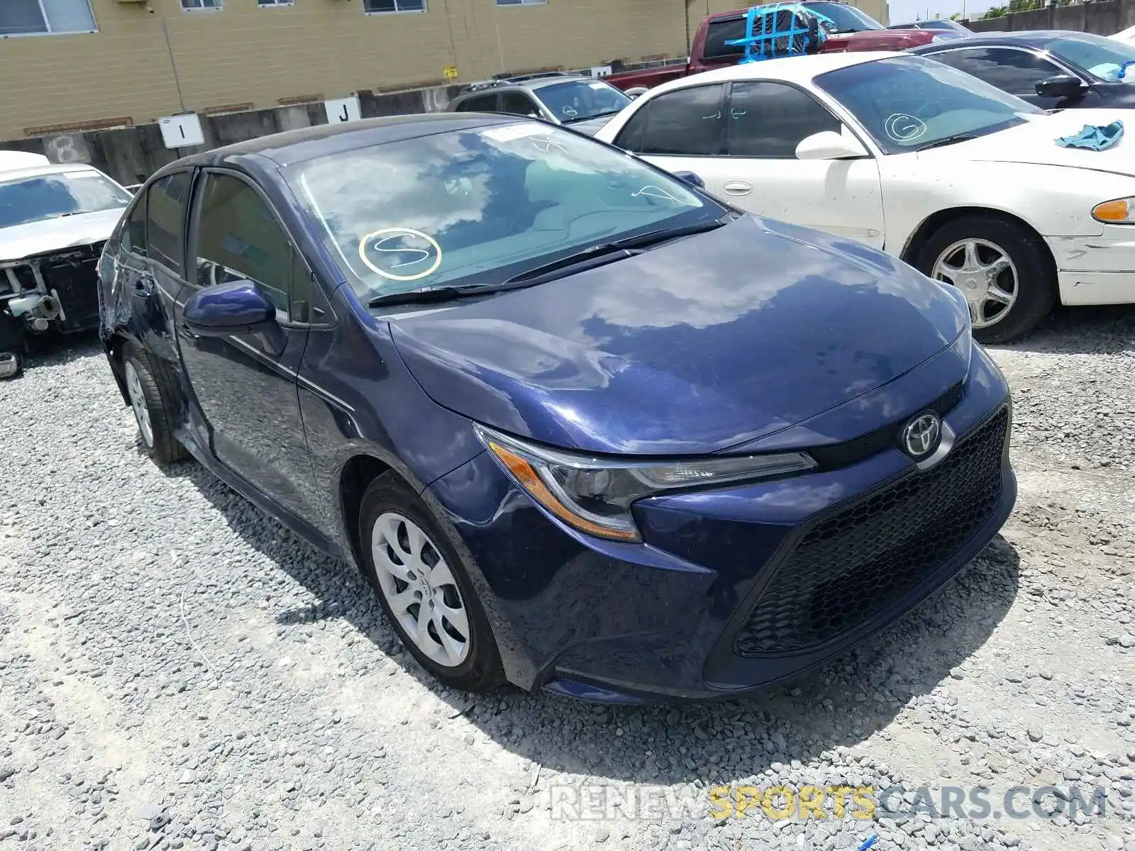 1 Photograph of a damaged car 5YFEPRAE9LP084295 TOYOTA COROLLA 2020