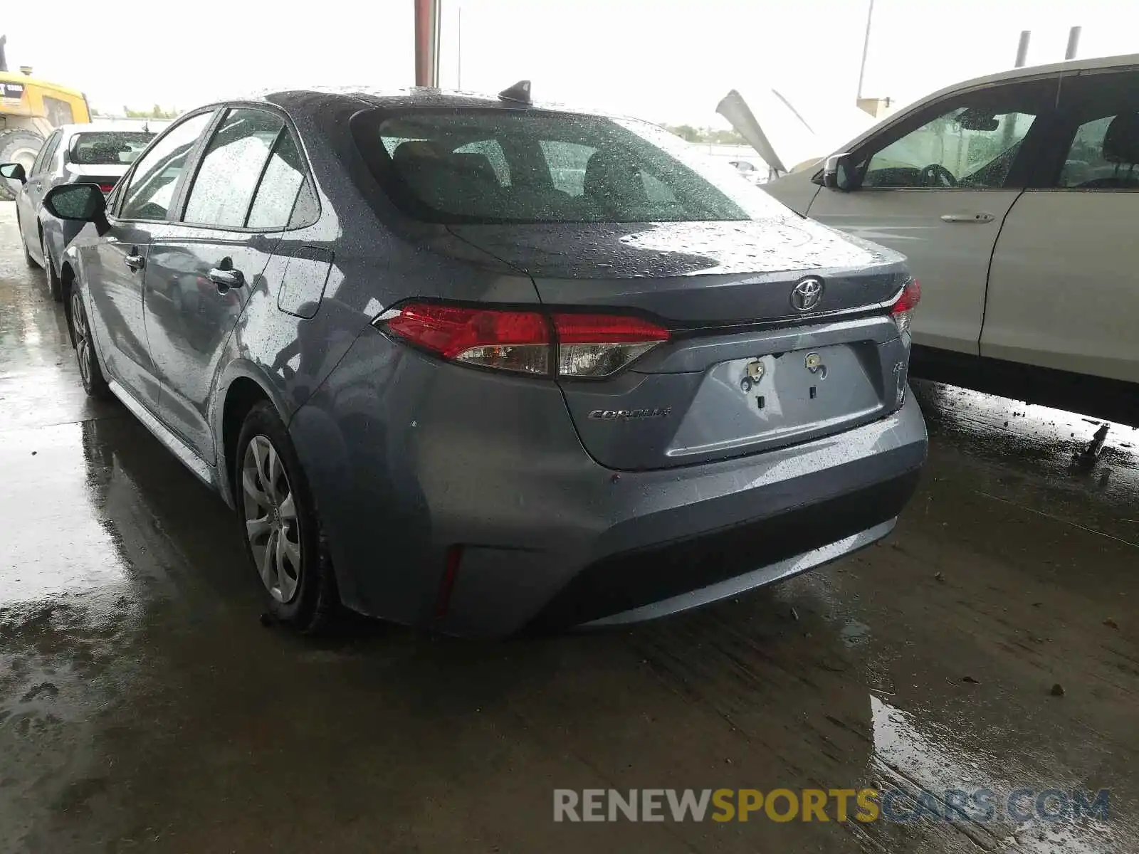 3 Photograph of a damaged car 5YFEPRAE9LP084684 TOYOTA COROLLA 2020