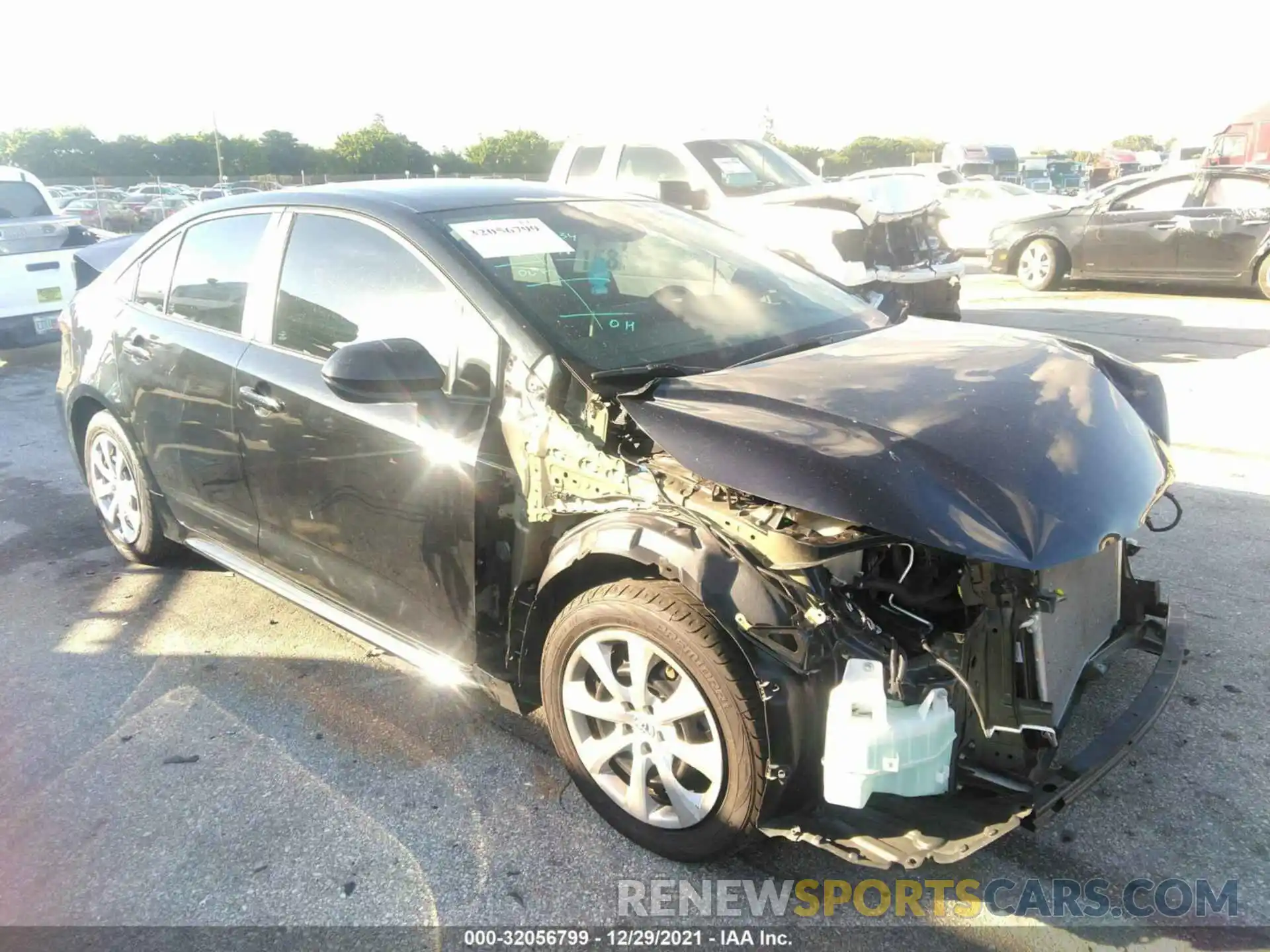 1 Photograph of a damaged car 5YFEPRAE9LP084717 TOYOTA COROLLA 2020