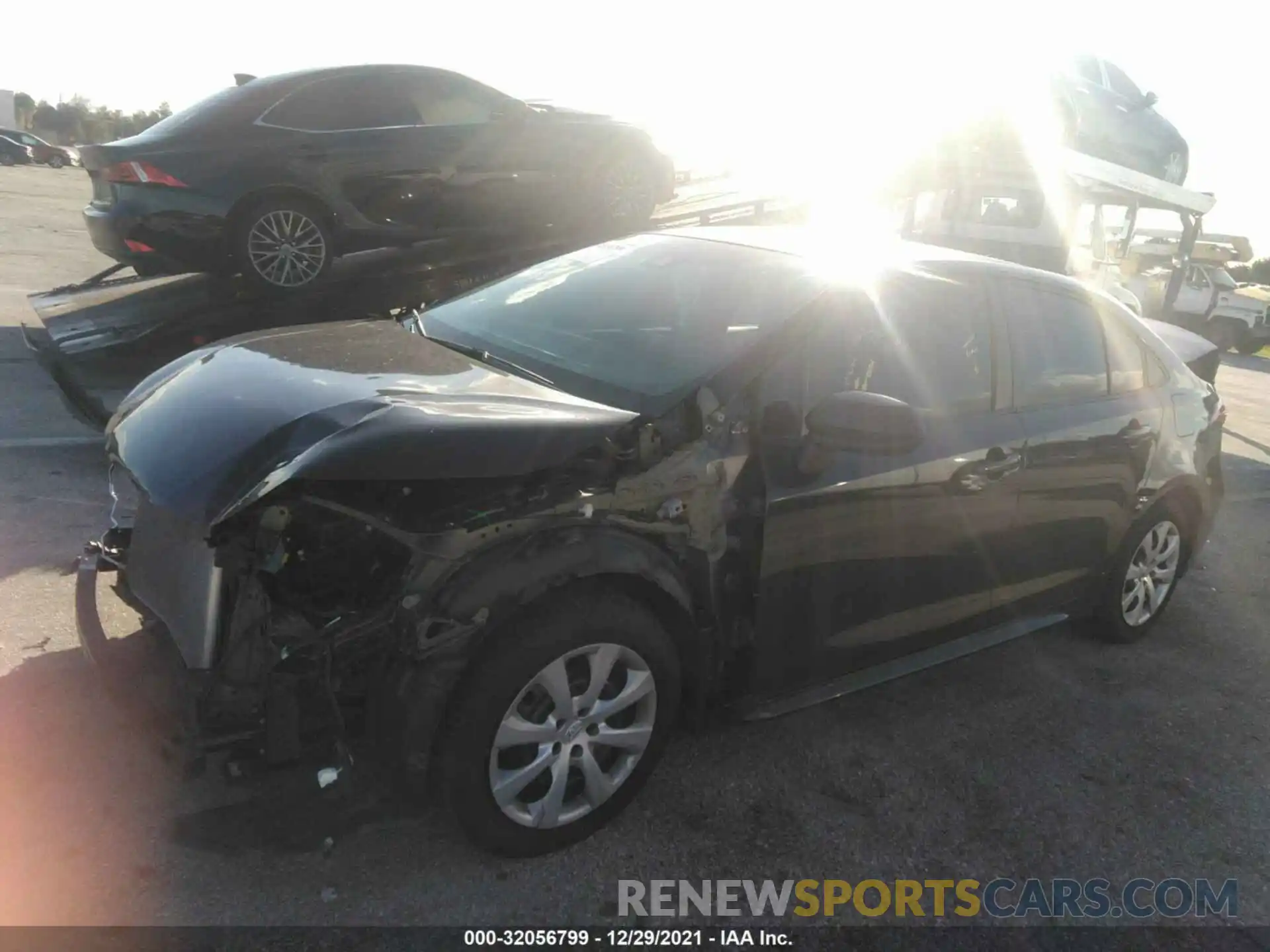 2 Photograph of a damaged car 5YFEPRAE9LP084717 TOYOTA COROLLA 2020