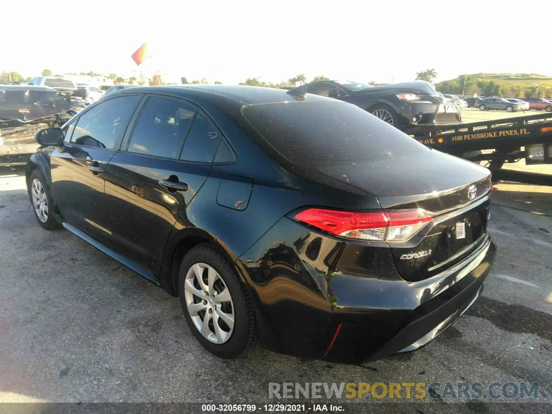 3 Photograph of a damaged car 5YFEPRAE9LP084717 TOYOTA COROLLA 2020