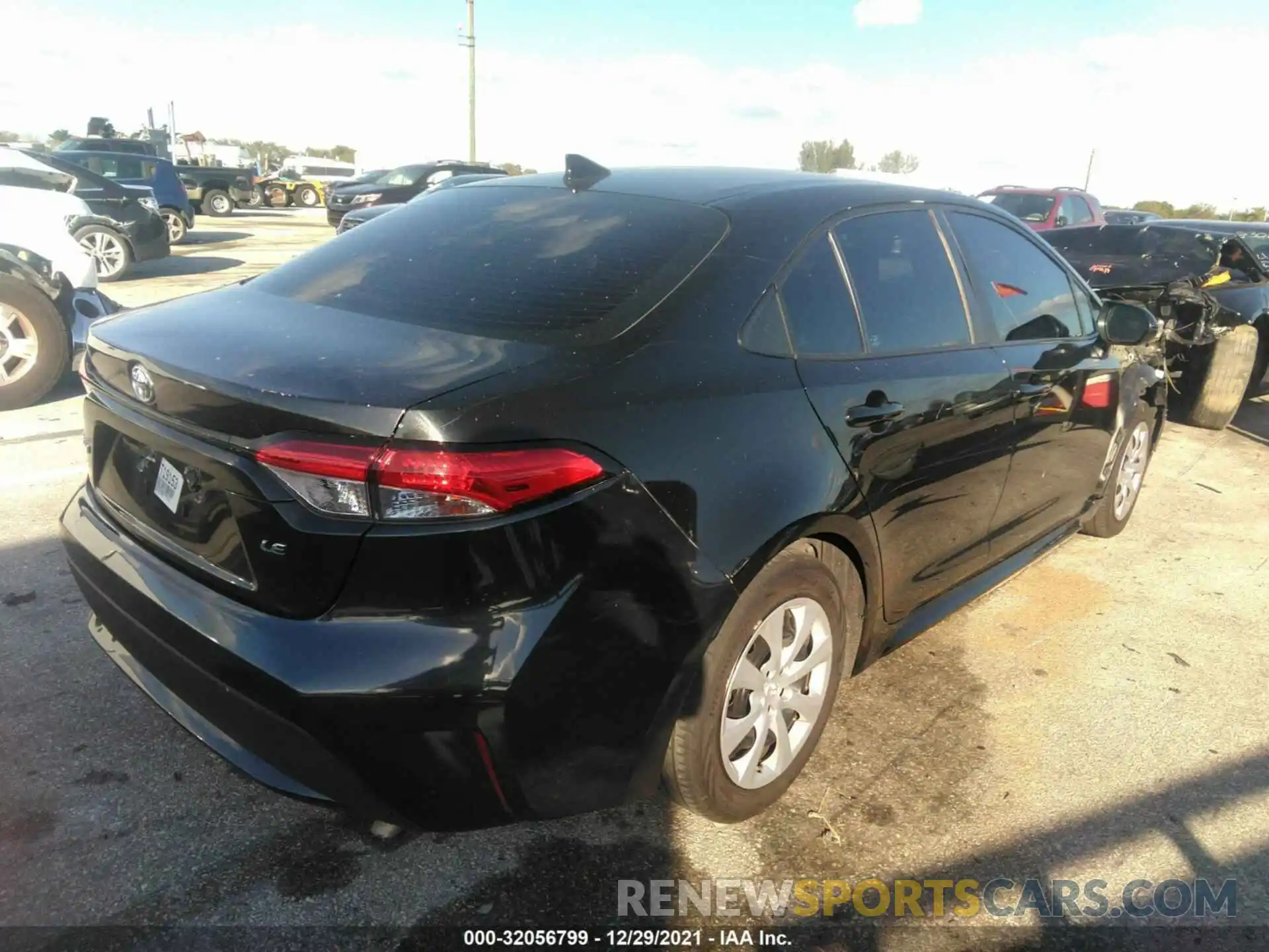 4 Photograph of a damaged car 5YFEPRAE9LP084717 TOYOTA COROLLA 2020