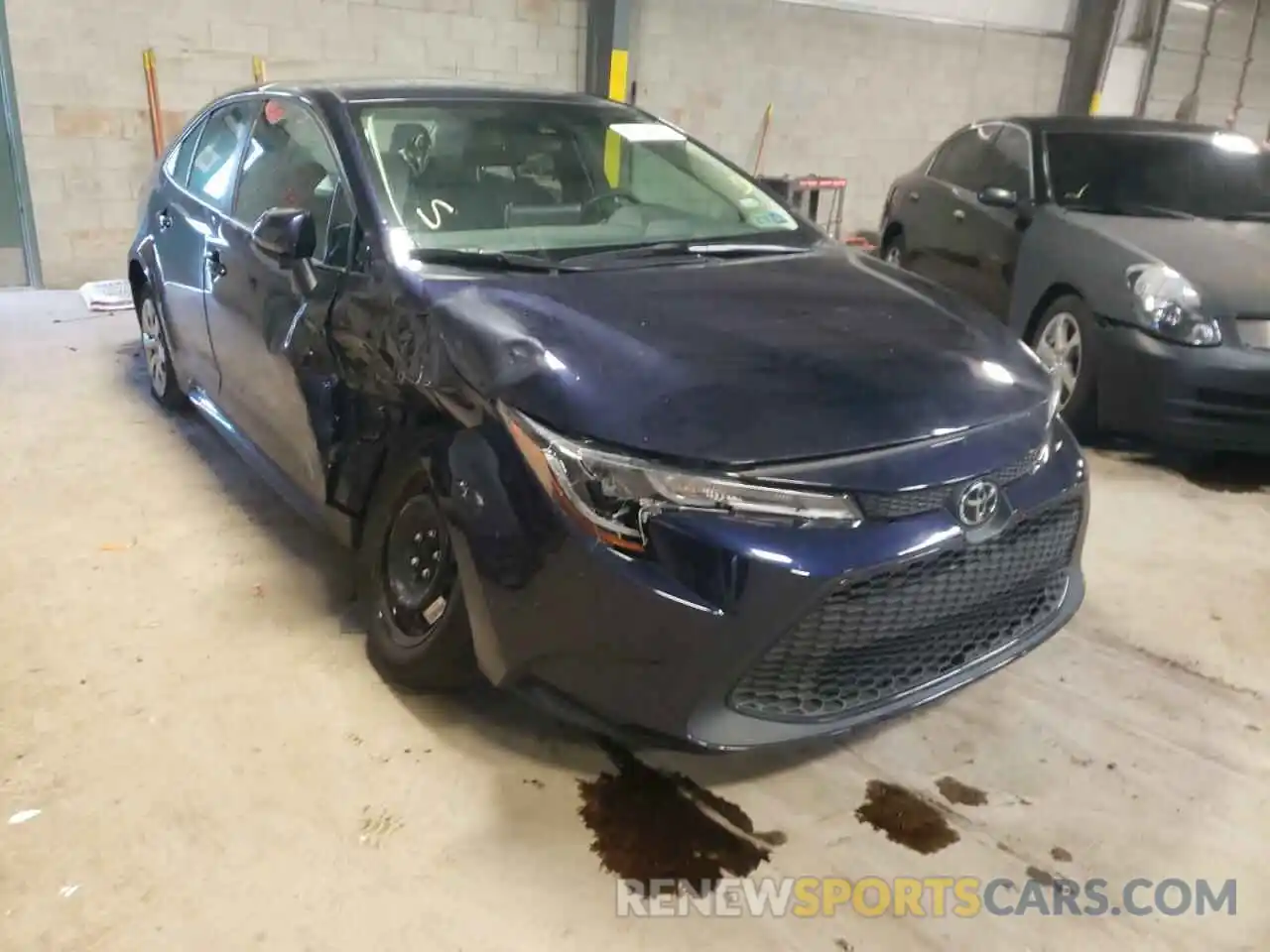 1 Photograph of a damaged car 5YFEPRAE9LP084894 TOYOTA COROLLA 2020