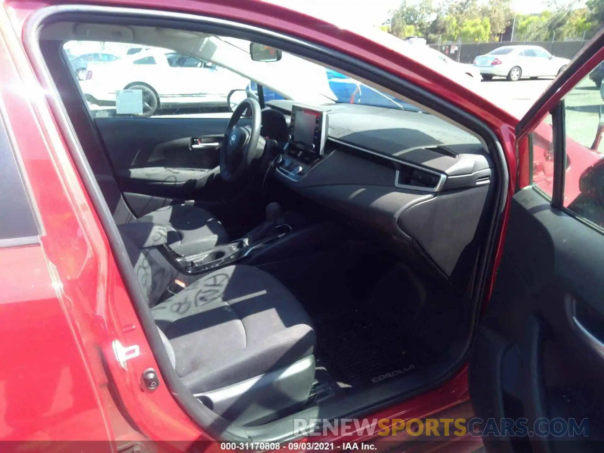 5 Photograph of a damaged car 5YFEPRAE9LP085124 TOYOTA COROLLA 2020