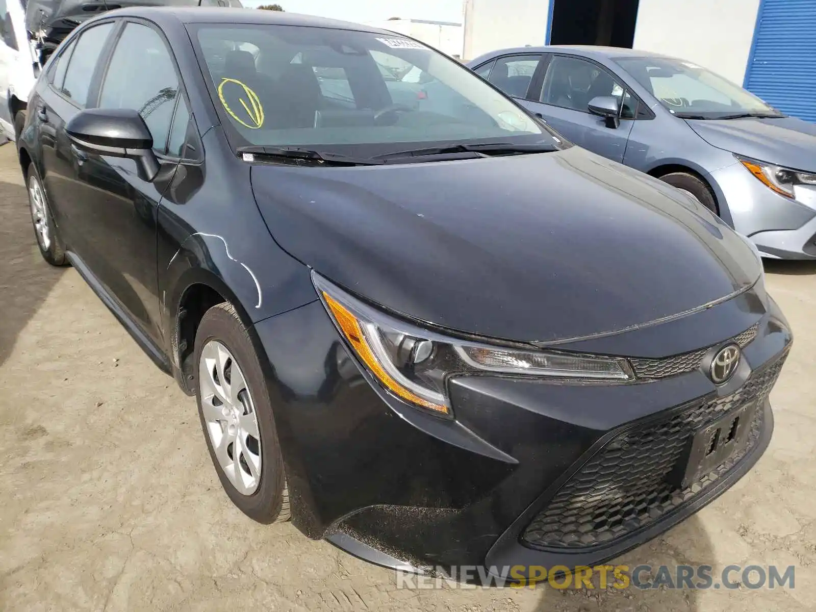 1 Photograph of a damaged car 5YFEPRAE9LP086645 TOYOTA COROLLA 2020