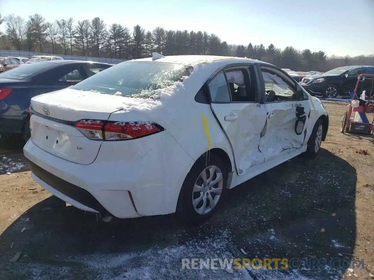 4 Photograph of a damaged car 5YFEPRAE9LP088007 TOYOTA COROLLA 2020