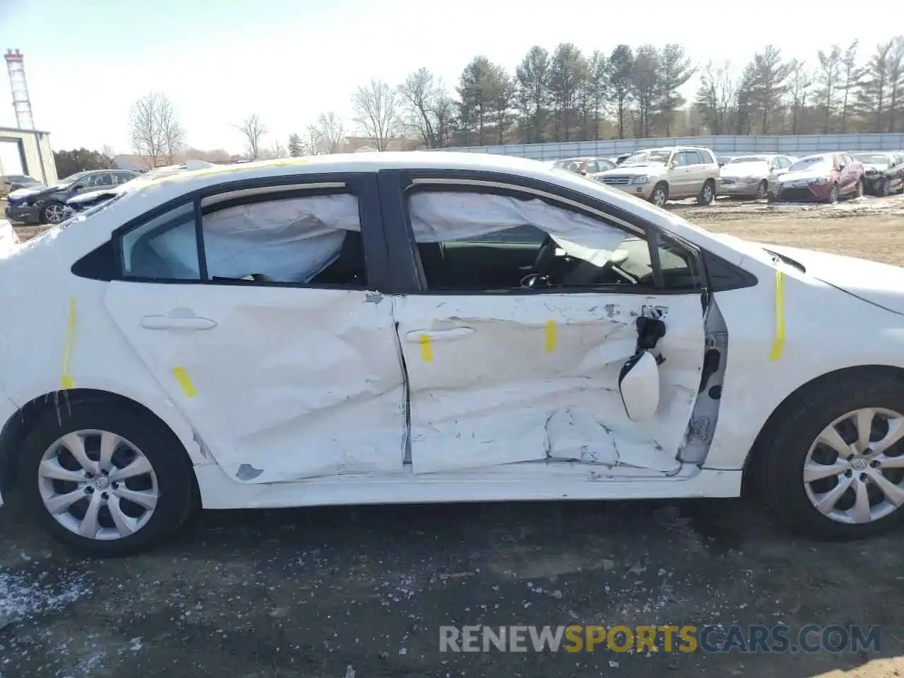 9 Photograph of a damaged car 5YFEPRAE9LP088007 TOYOTA COROLLA 2020