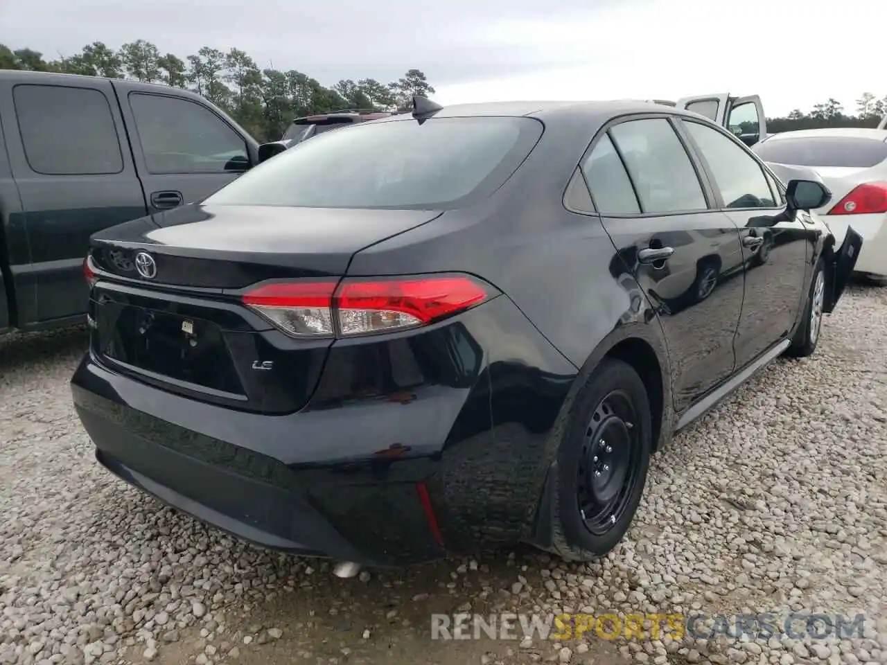 4 Photograph of a damaged car 5YFEPRAE9LP091635 TOYOTA COROLLA 2020