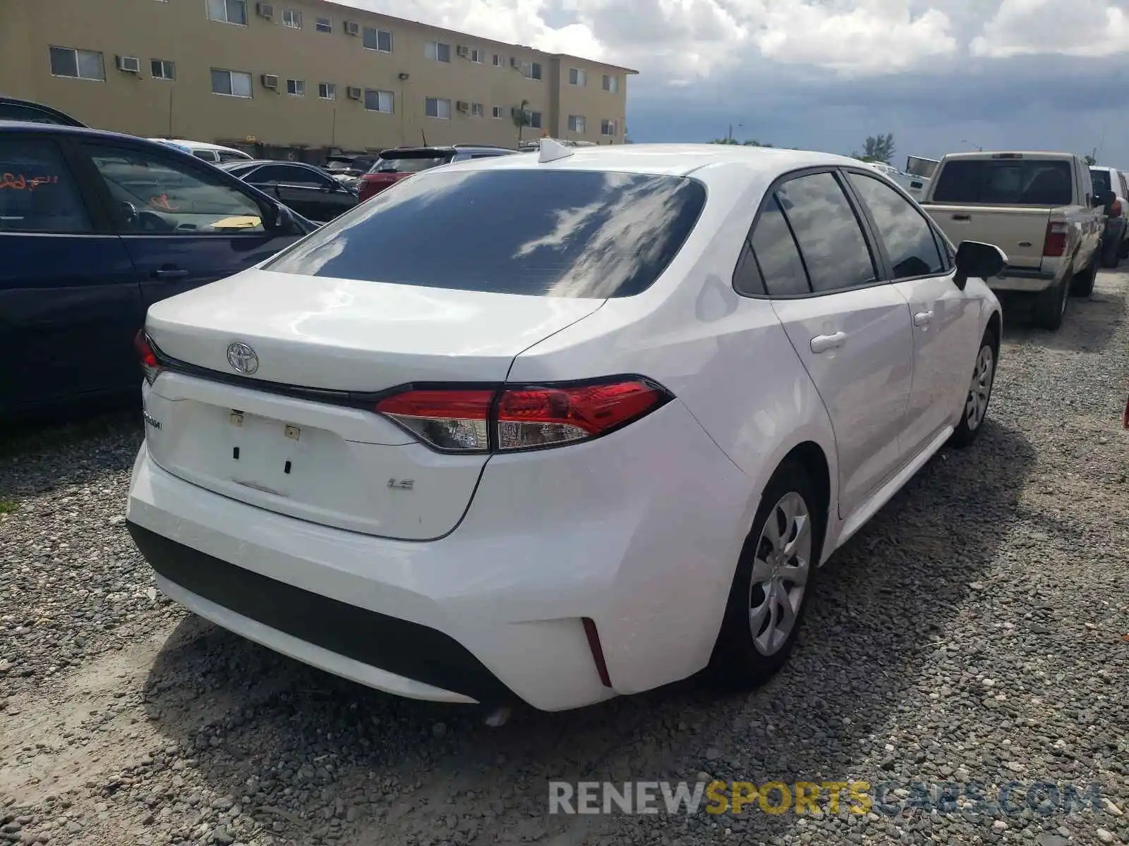 4 Photograph of a damaged car 5YFEPRAE9LP095054 TOYOTA COROLLA 2020