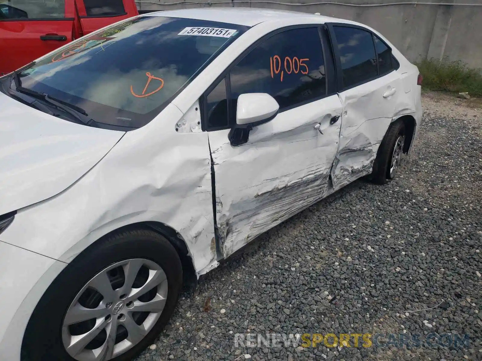 9 Photograph of a damaged car 5YFEPRAE9LP095054 TOYOTA COROLLA 2020