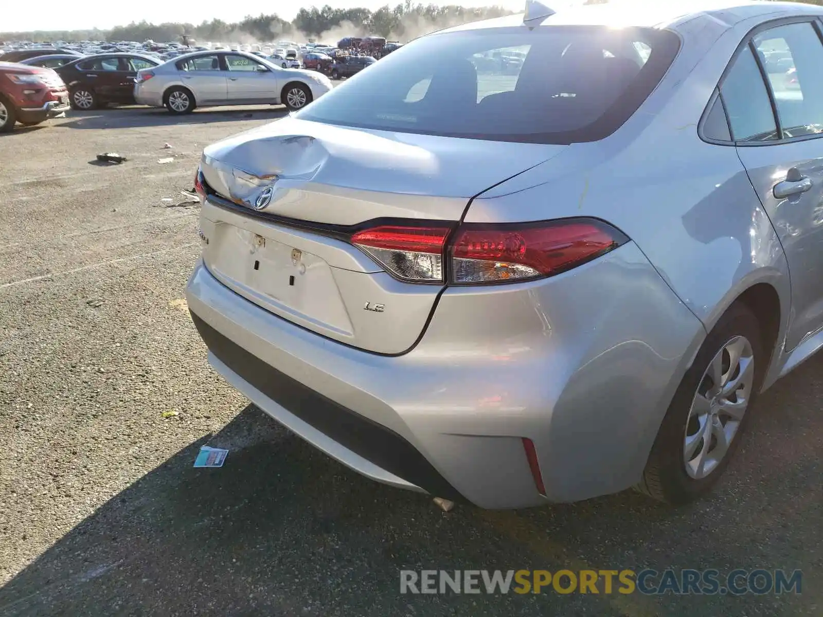 9 Photograph of a damaged car 5YFEPRAE9LP097032 TOYOTA COROLLA 2020