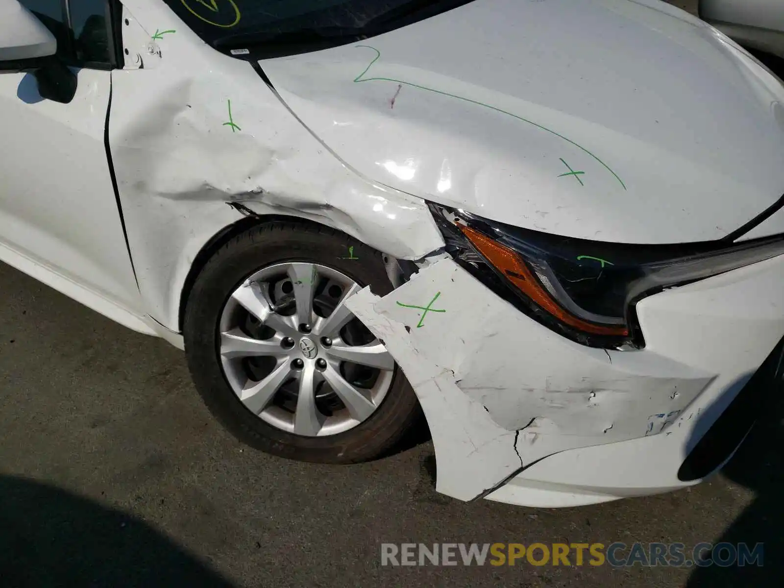 9 Photograph of a damaged car 5YFEPRAE9LP097788 TOYOTA COROLLA 2020