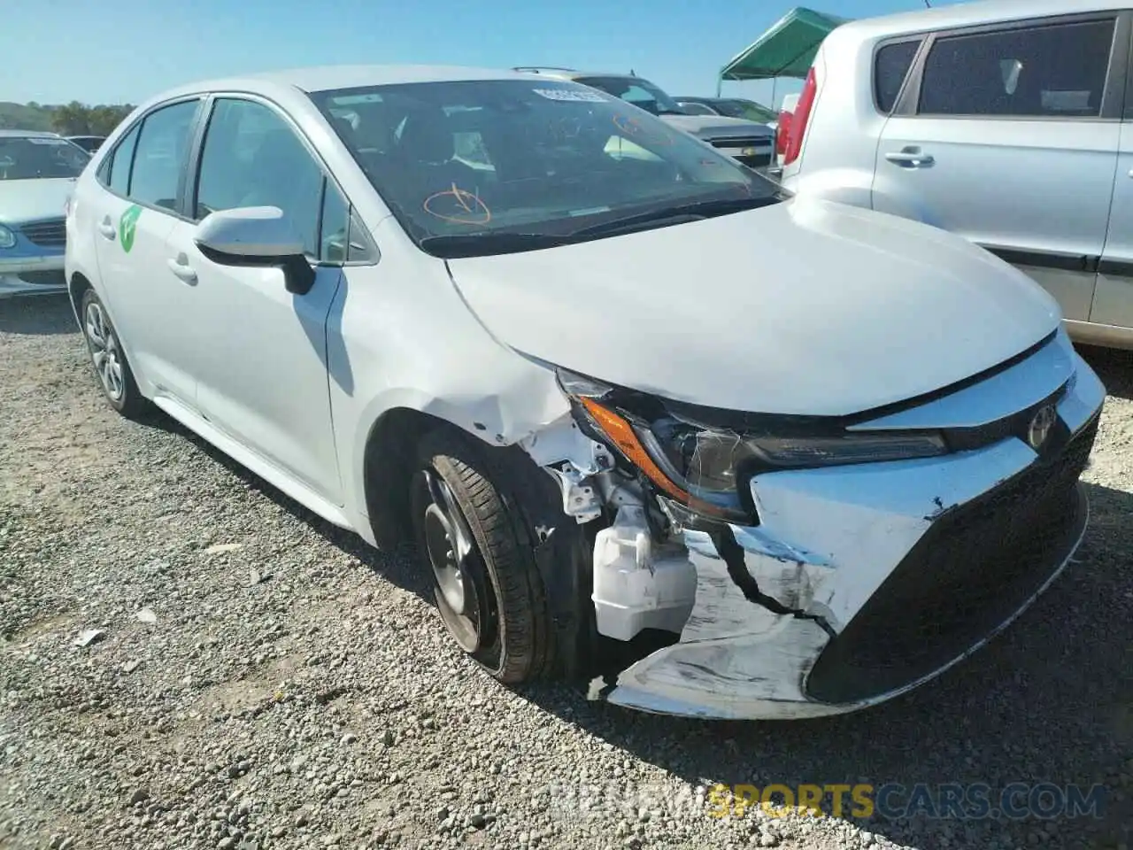 1 Photograph of a damaged car 5YFEPRAE9LP098133 TOYOTA COROLLA 2020