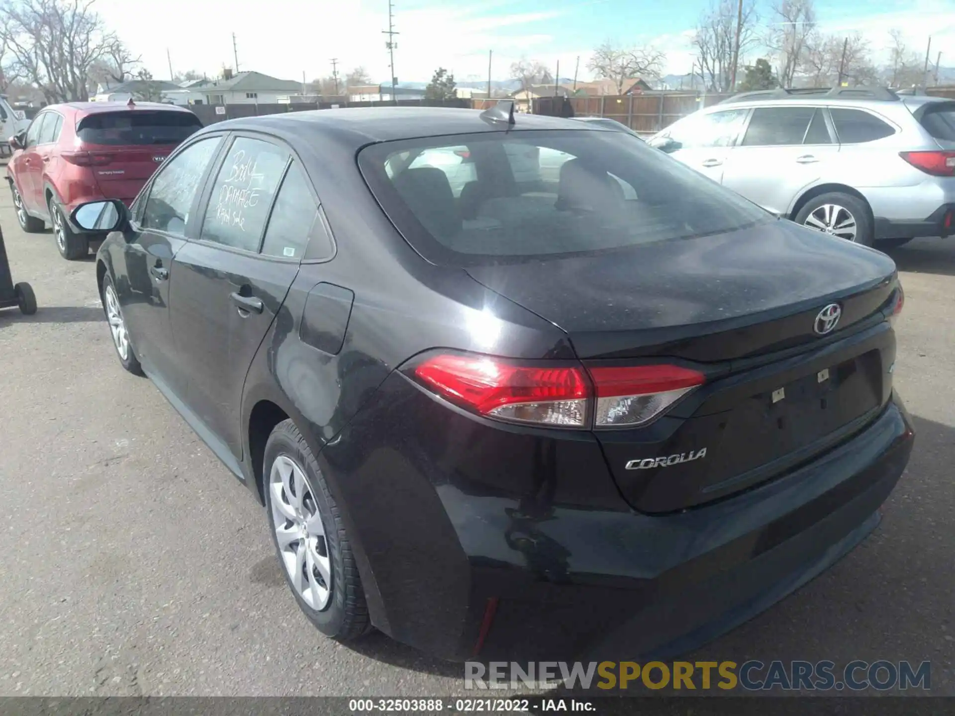 3 Photograph of a damaged car 5YFEPRAE9LP100799 TOYOTA COROLLA 2020