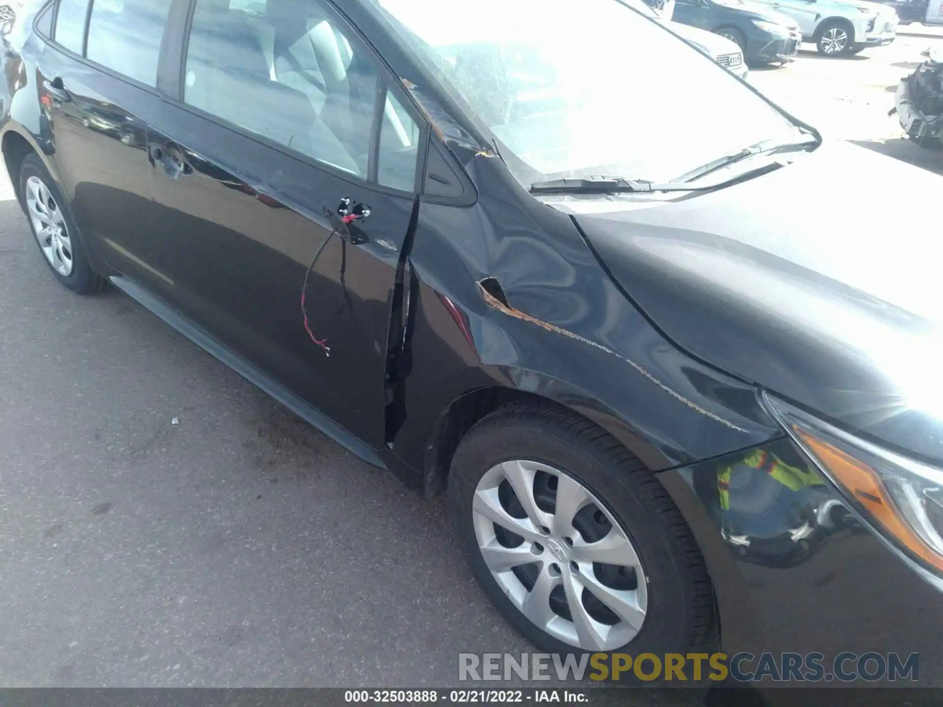 6 Photograph of a damaged car 5YFEPRAE9LP100799 TOYOTA COROLLA 2020