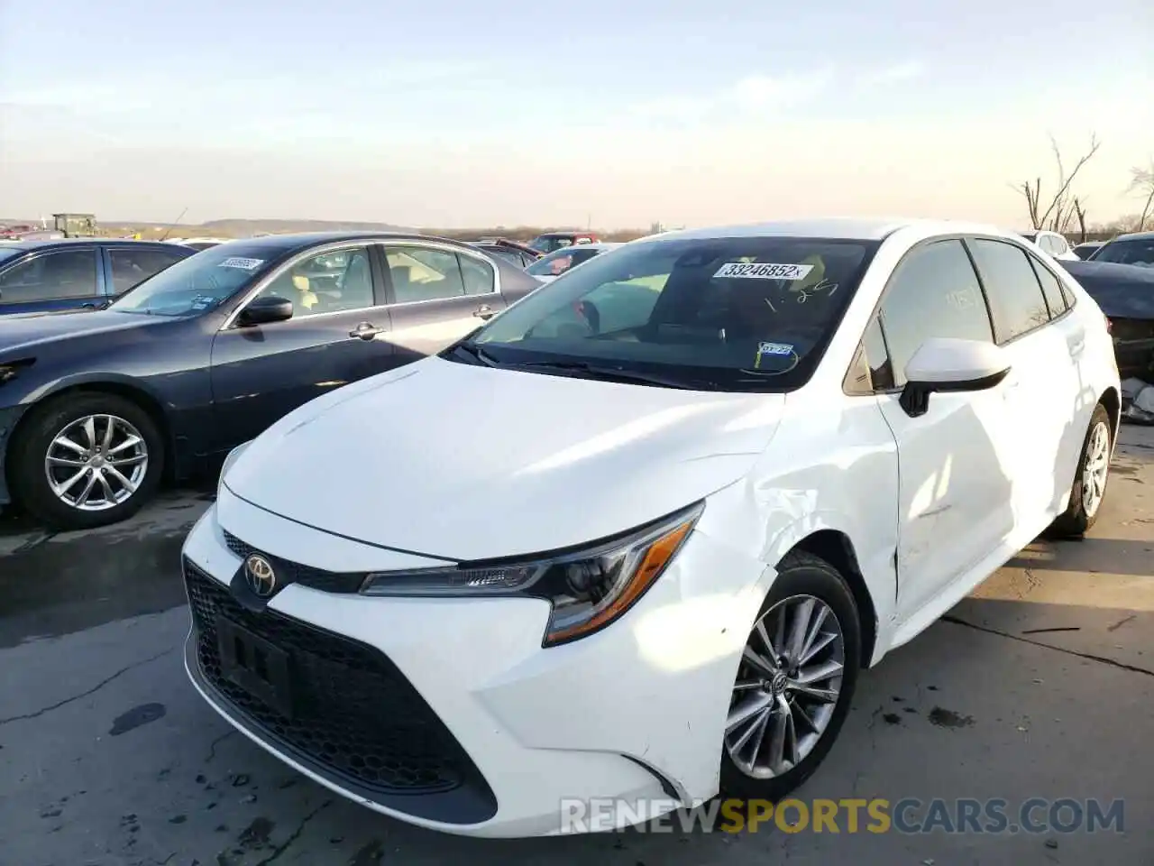 2 Photograph of a damaged car 5YFEPRAE9LP101791 TOYOTA COROLLA 2020