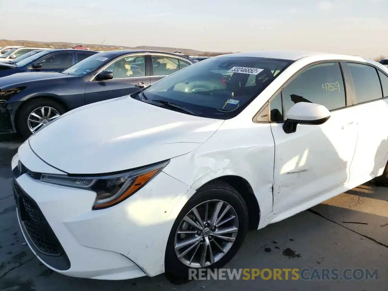 9 Photograph of a damaged car 5YFEPRAE9LP101791 TOYOTA COROLLA 2020