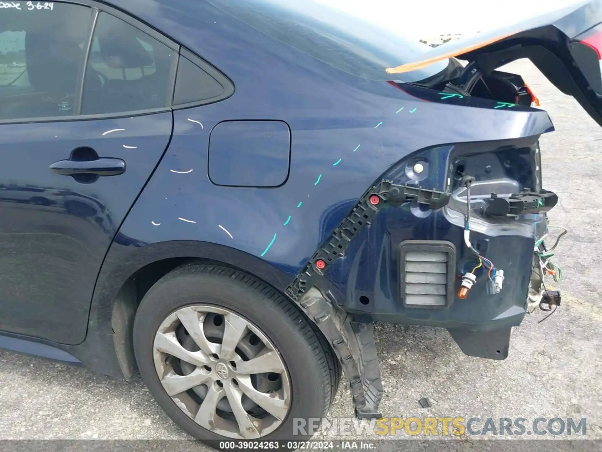 17 Photograph of a damaged car 5YFEPRAE9LP102102 TOYOTA COROLLA 2020