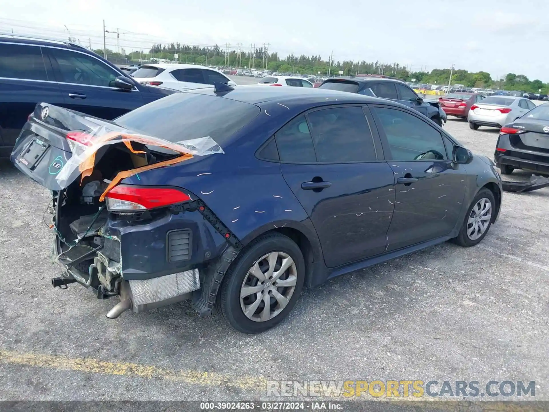 4 Photograph of a damaged car 5YFEPRAE9LP102102 TOYOTA COROLLA 2020