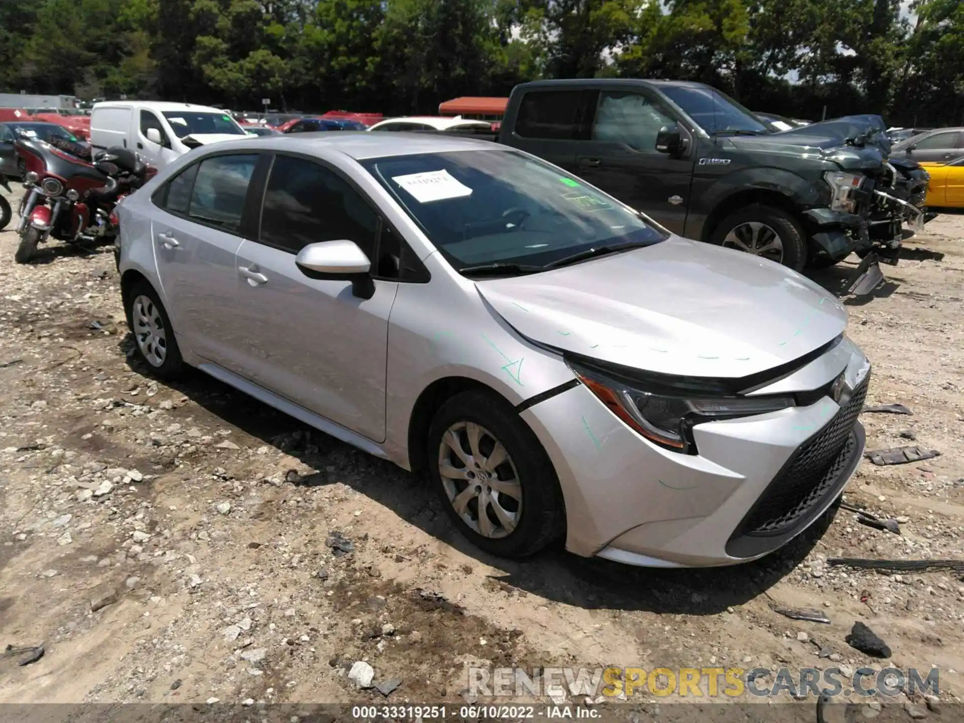 1 Photograph of a damaged car 5YFEPRAE9LP102424 TOYOTA COROLLA 2020