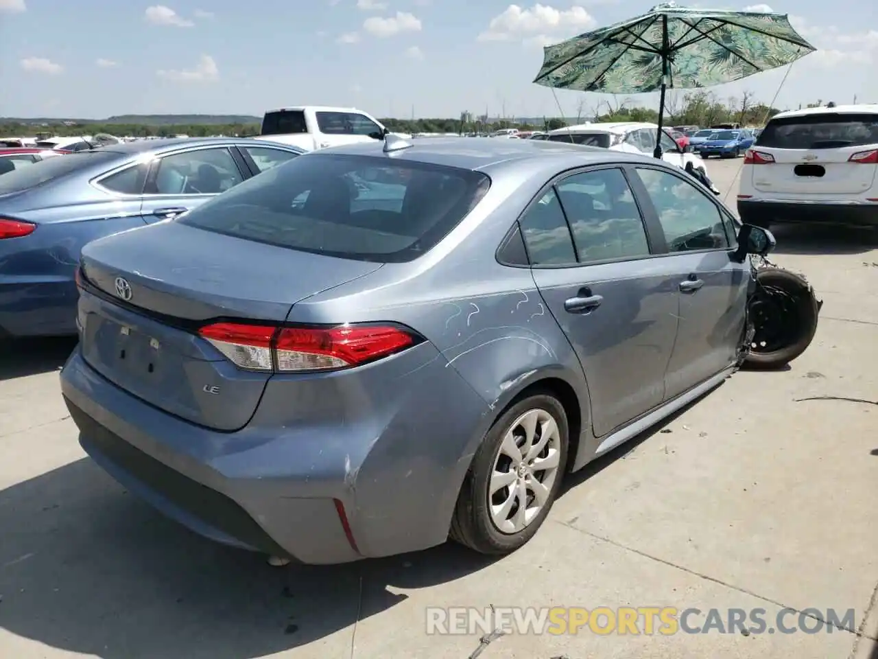 4 Photograph of a damaged car 5YFEPRAE9LP104691 TOYOTA COROLLA 2020