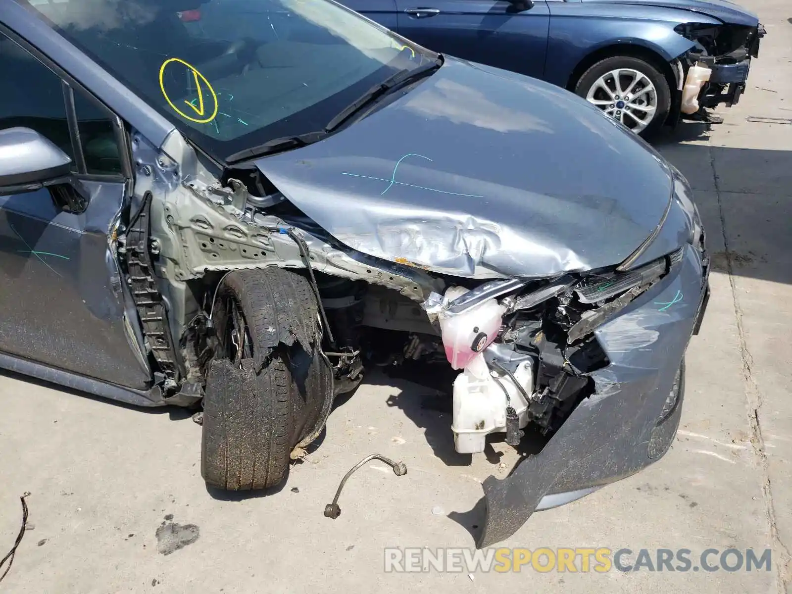 9 Photograph of a damaged car 5YFEPRAE9LP104691 TOYOTA COROLLA 2020