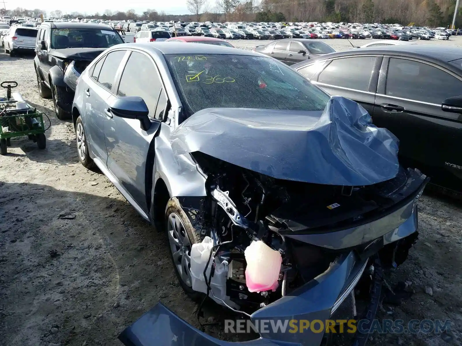 1 Photograph of a damaged car 5YFEPRAE9LP105064 TOYOTA COROLLA 2020