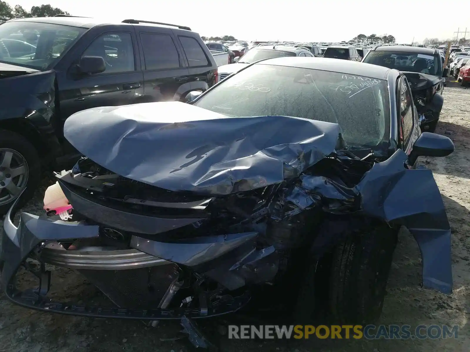 2 Photograph of a damaged car 5YFEPRAE9LP105064 TOYOTA COROLLA 2020