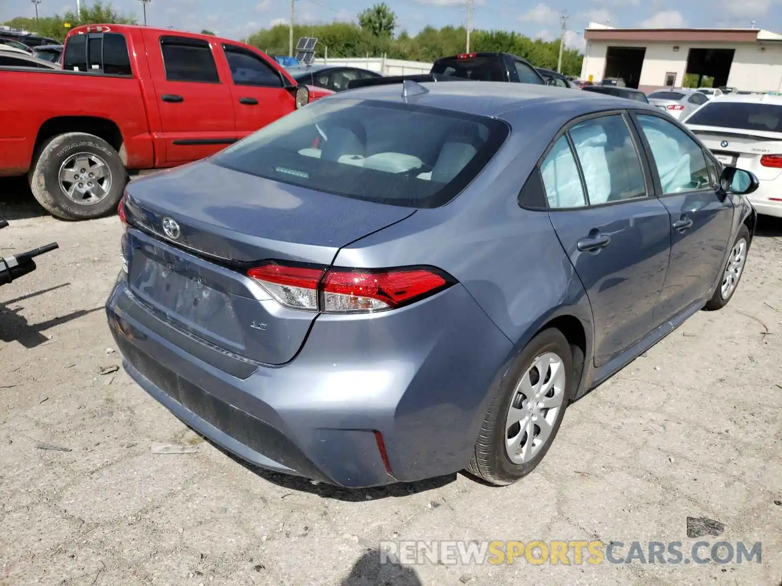 4 Photograph of a damaged car 5YFEPRAE9LP105341 TOYOTA COROLLA 2020