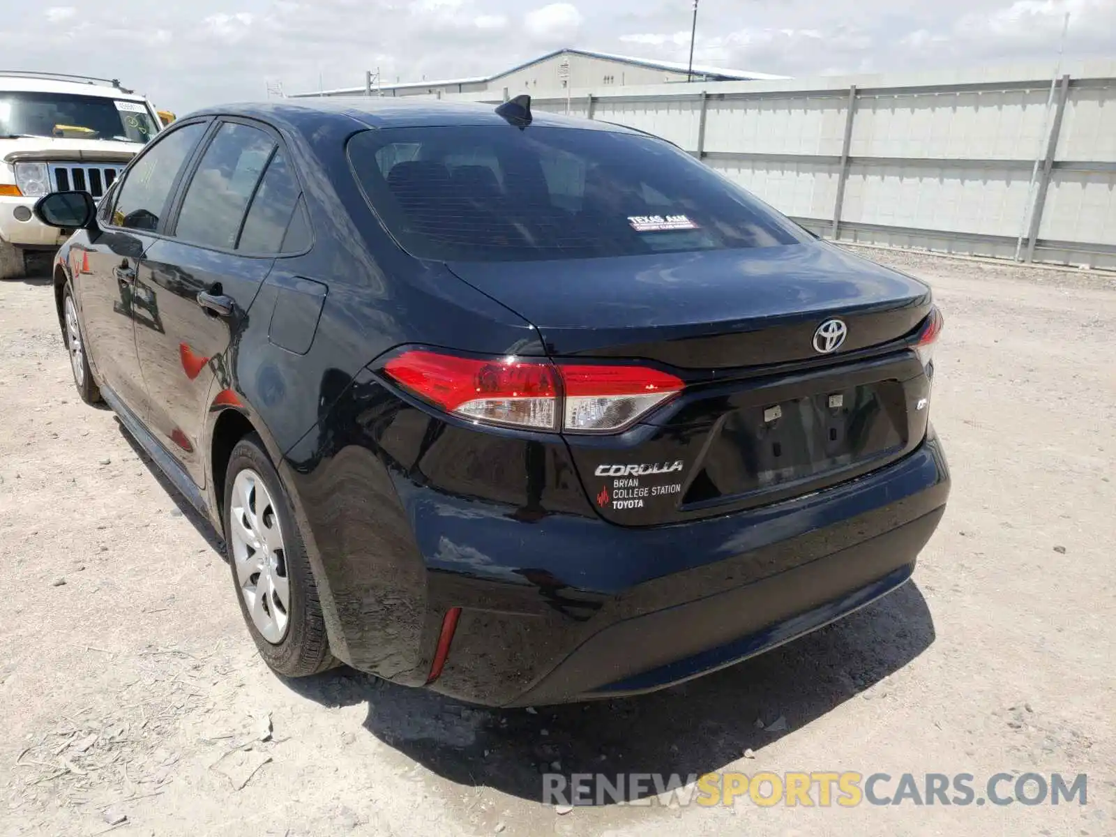 3 Photograph of a damaged car 5YFEPRAE9LP105727 TOYOTA COROLLA 2020