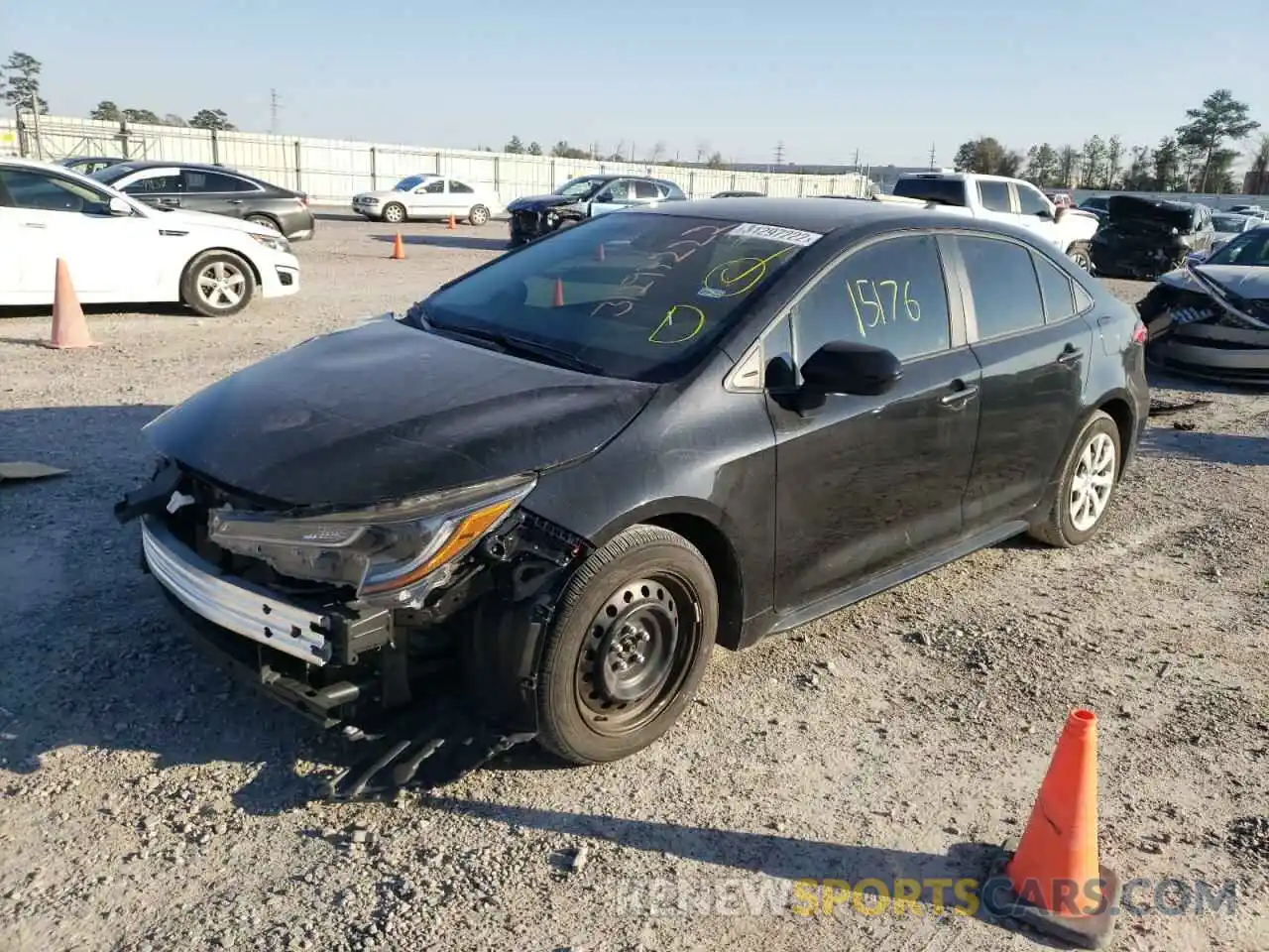 2 Photograph of a damaged car 5YFEPRAE9LP106618 TOYOTA COROLLA 2020