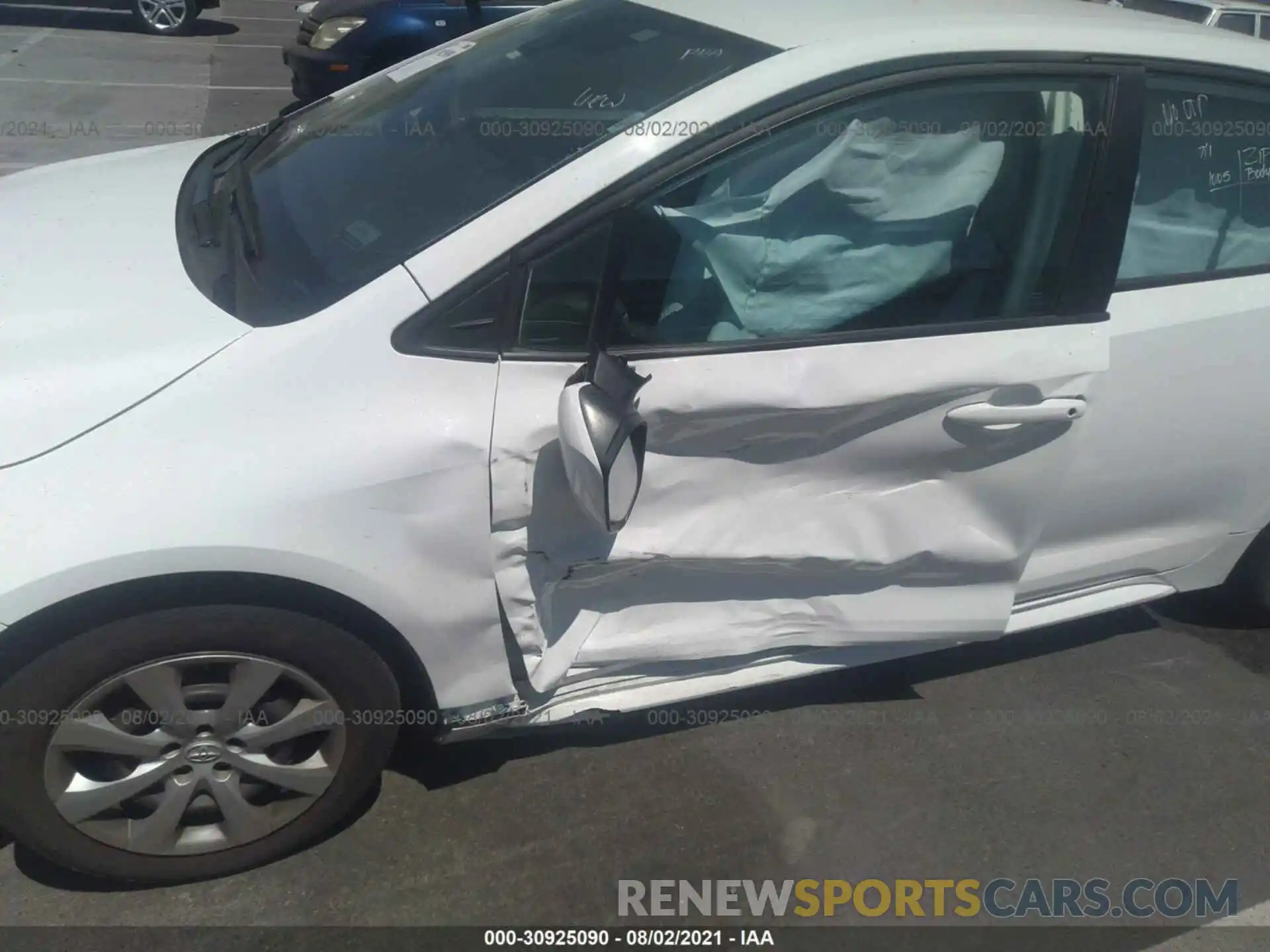 6 Photograph of a damaged car 5YFEPRAE9LP107333 TOYOTA COROLLA 2020