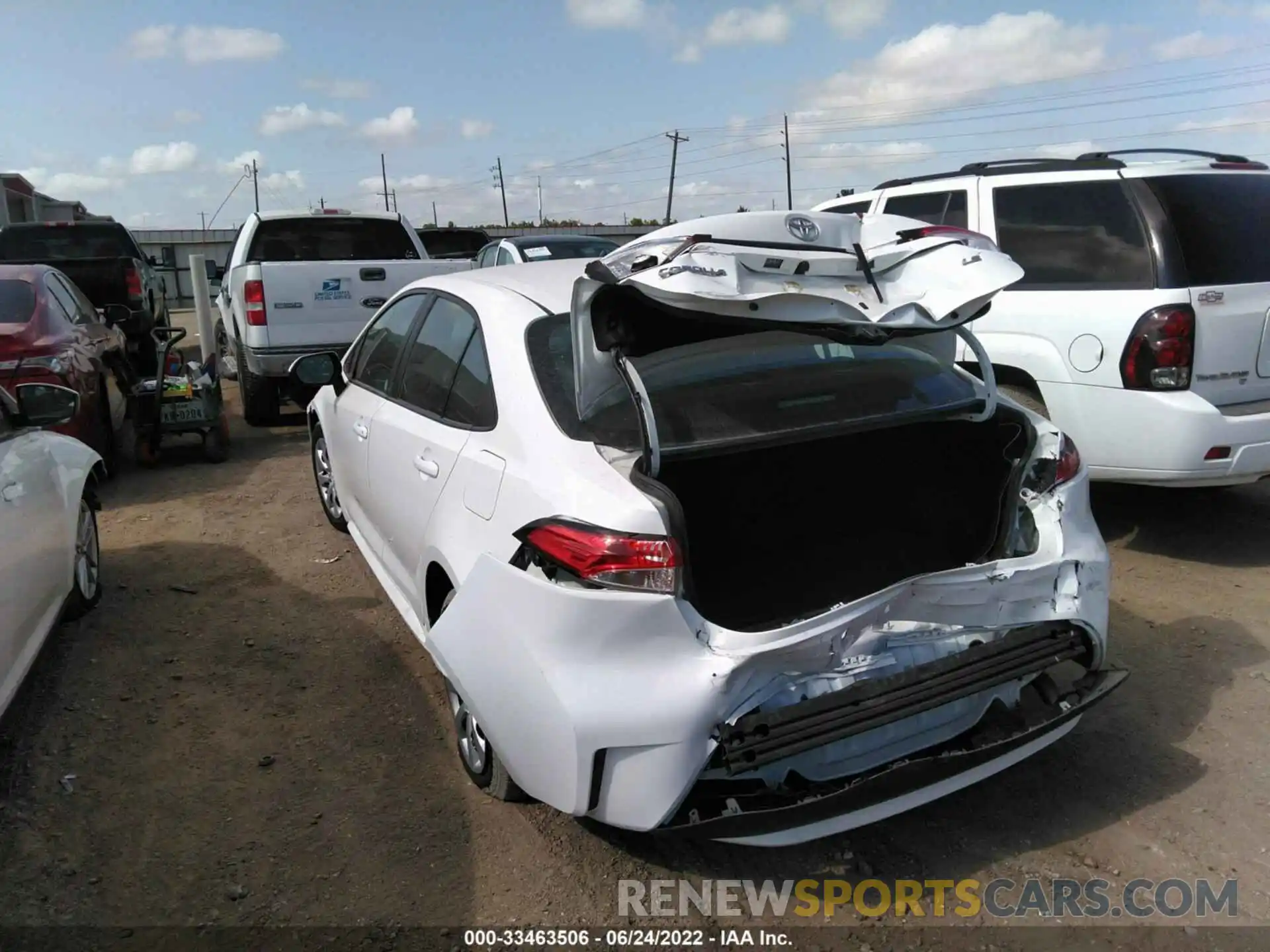 3 Photograph of a damaged car 5YFEPRAE9LP108742 TOYOTA COROLLA 2020