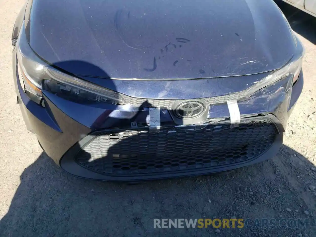 9 Photograph of a damaged car 5YFEPRAE9LP109132 TOYOTA COROLLA 2020