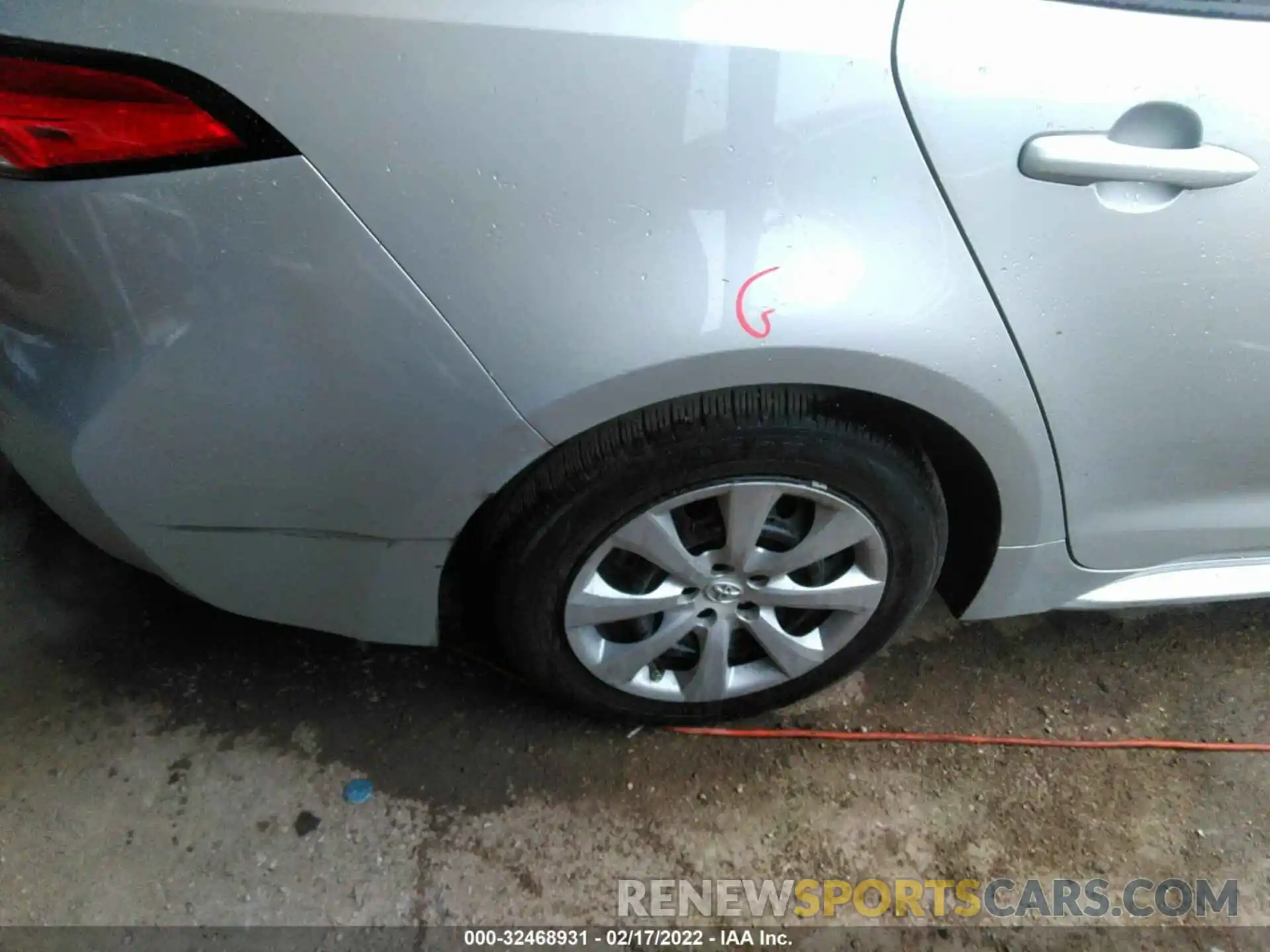 15 Photograph of a damaged car 5YFEPRAE9LP111513 TOYOTA COROLLA 2020