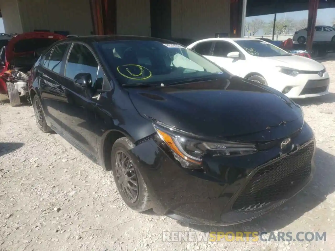 1 Photograph of a damaged car 5YFEPRAE9LP112211 TOYOTA COROLLA 2020