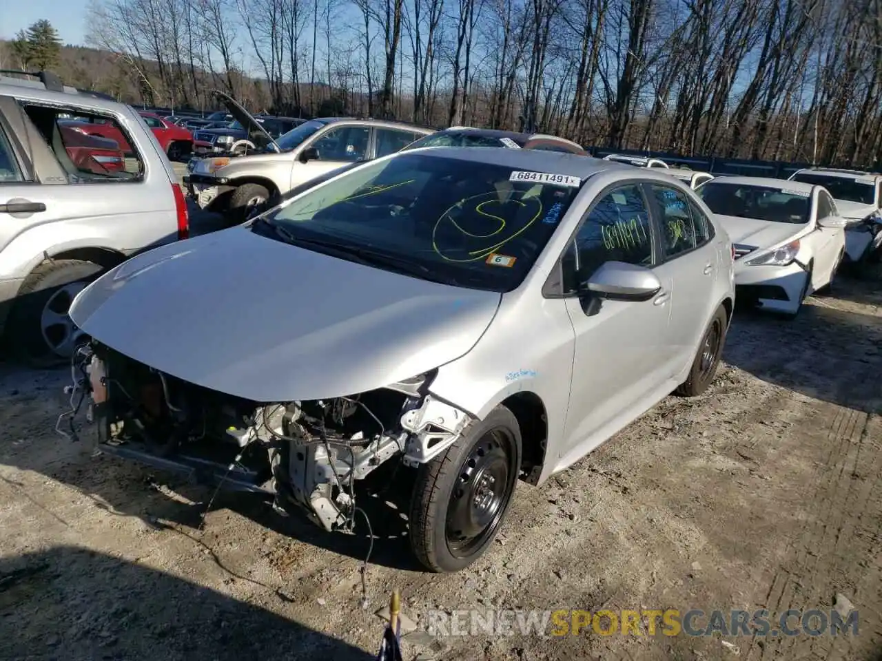 2 Photograph of a damaged car 5YFEPRAE9LP114721 TOYOTA COROLLA 2020