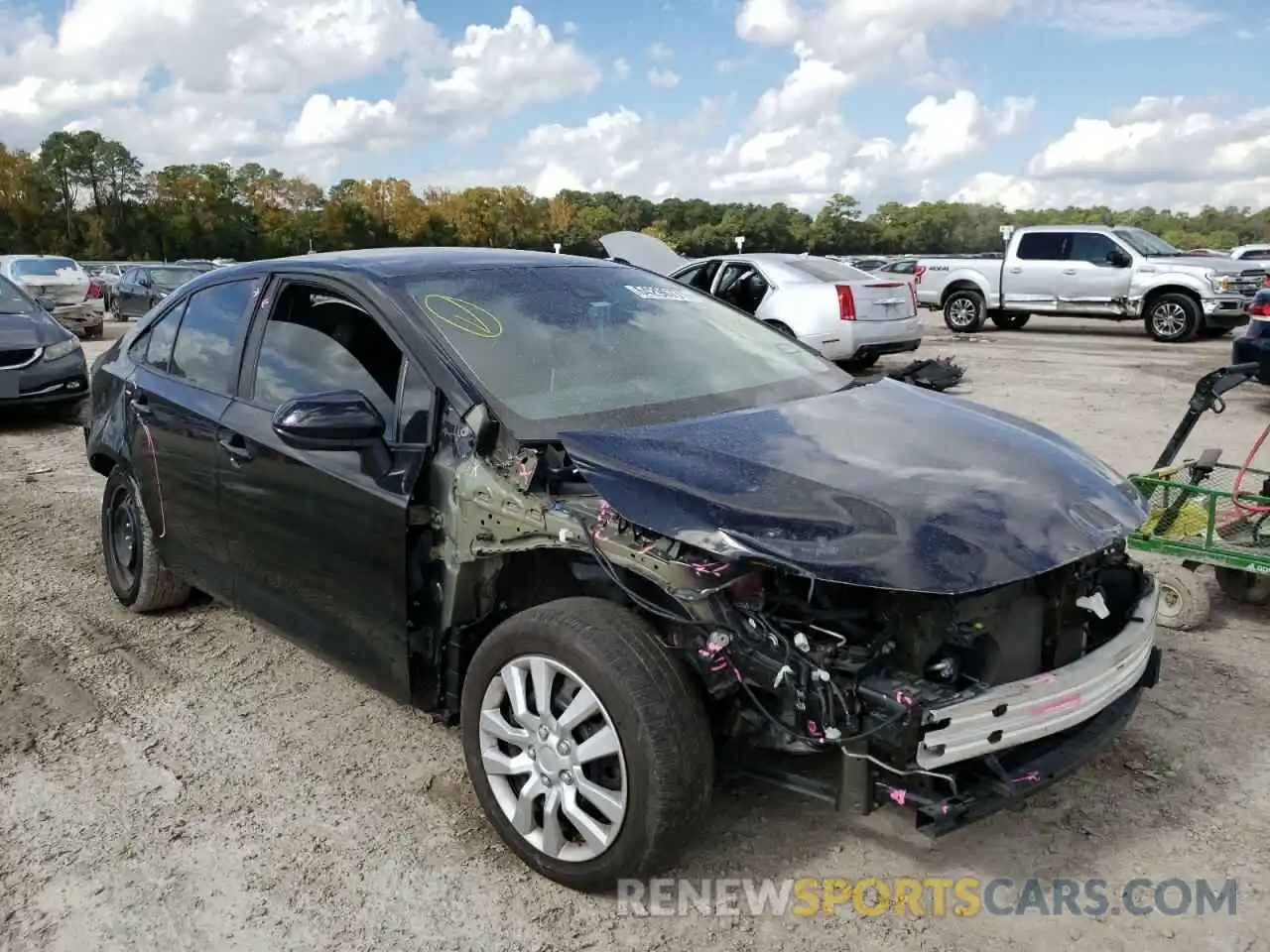 1 Photograph of a damaged car 5YFEPRAE9LP115190 TOYOTA COROLLA 2020