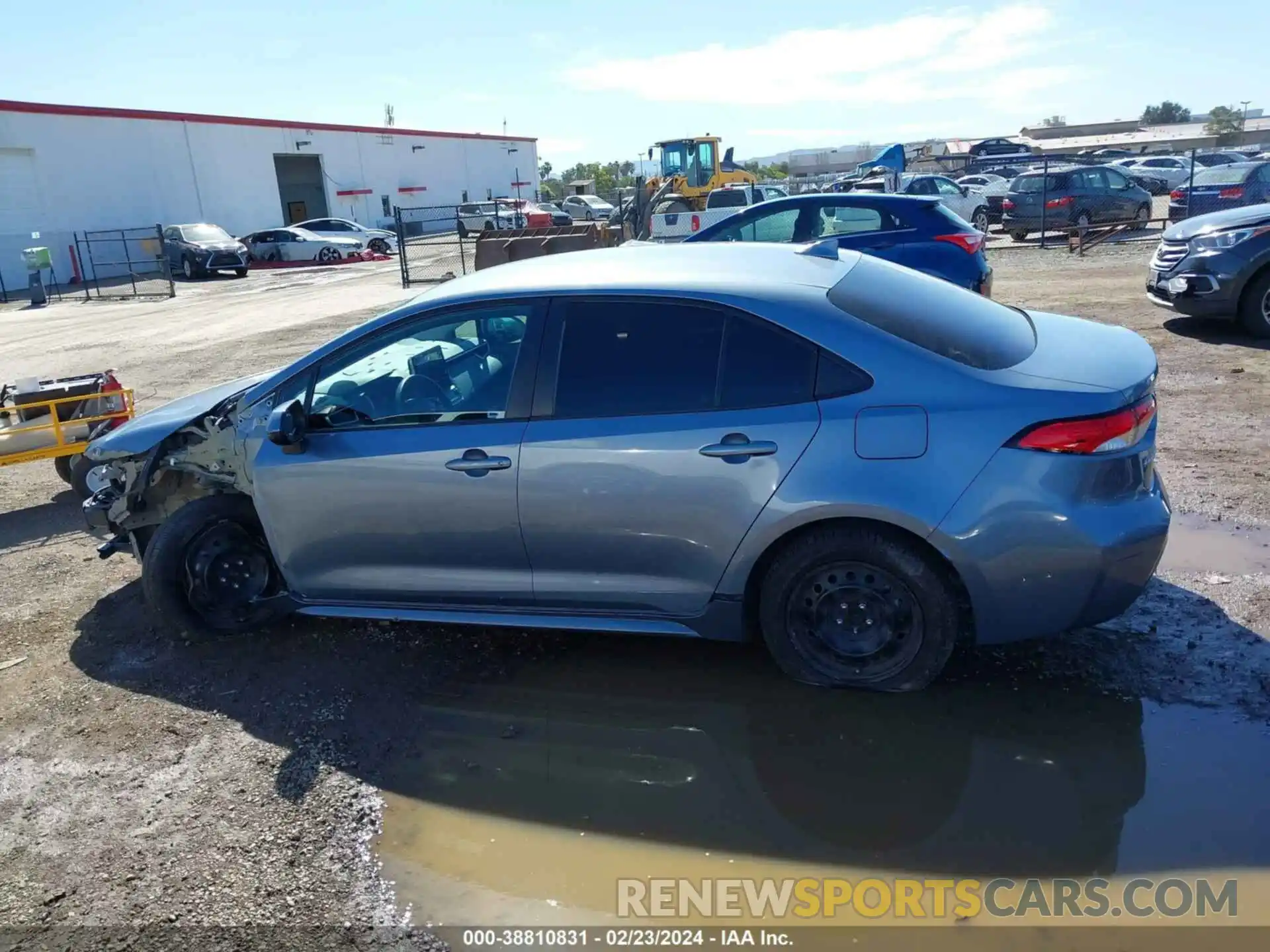 15 Photograph of a damaged car 5YFEPRAE9LP115321 TOYOTA COROLLA 2020